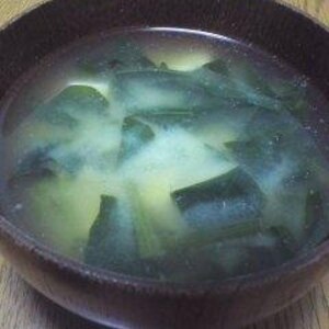 定番！豆腐とワカメのみそ汁（スピーディーに）